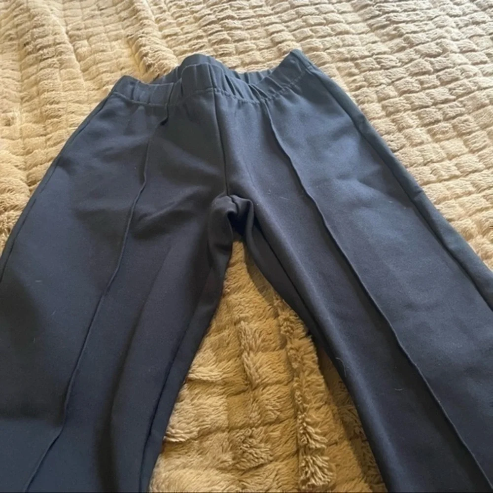 Lilly Pulitzer Size S Black Pull On Stretch Slim Straight Leg Pants